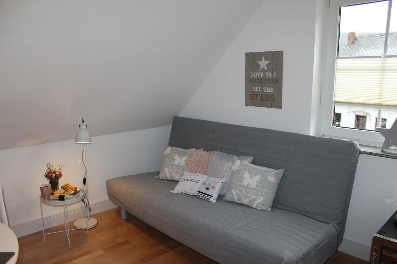 Ferienwohnung Im Türmchen Oberfell Exterior foto